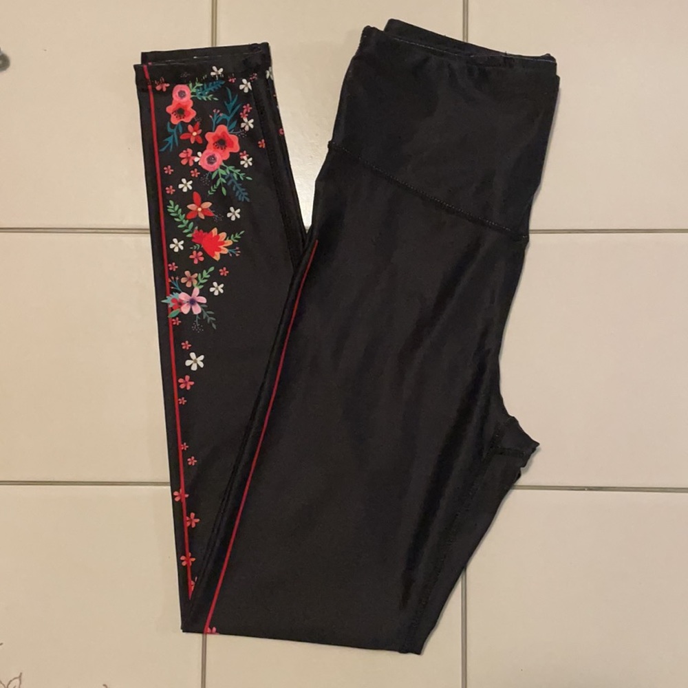 Long floral accent leggings